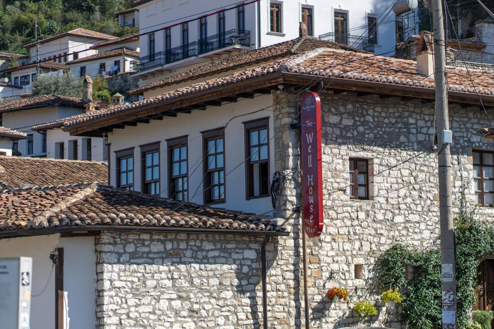The Well House - Unesco Berat Bagian luar foto